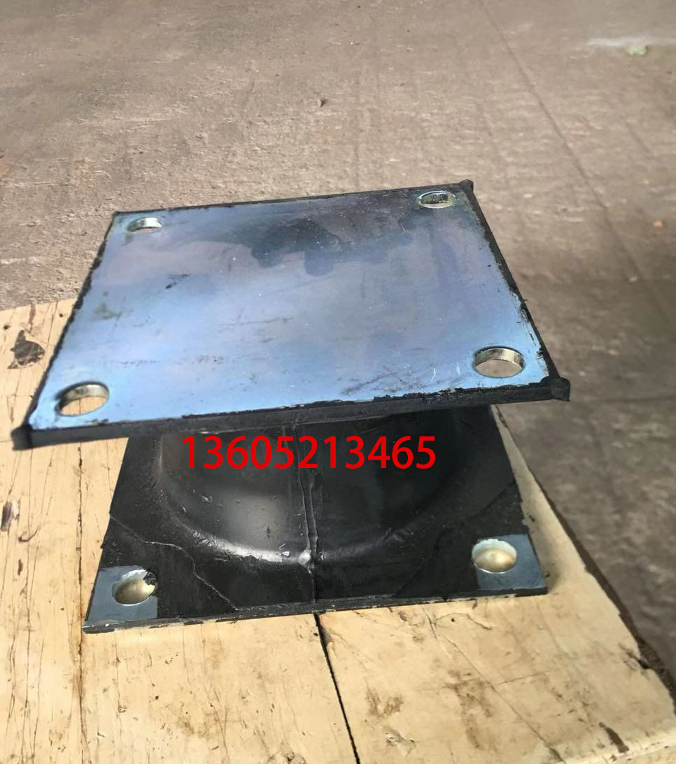 戴納派克CA702D進(jìn)口壓路機減震塊，原chang尺寸